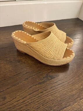 Raffia Wedge Slide Sandals in Tan